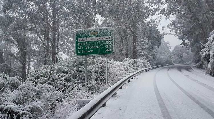Снежные заносы на дорогах Австралии.