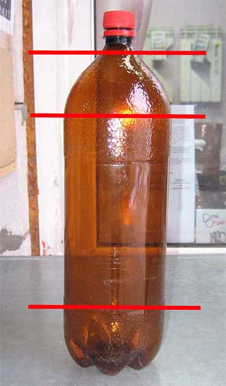 Пластиковая бутылка для изготовления щетины метлы.